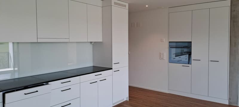 Helle 3.5 Zimmerwohnung mit grosszügigem Balkon (3)