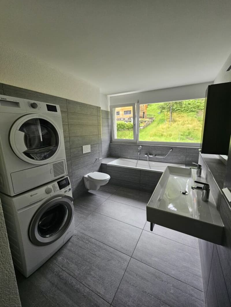 Helle 3.5 Zimmer-Wohnung mit grossem Balkon (4)