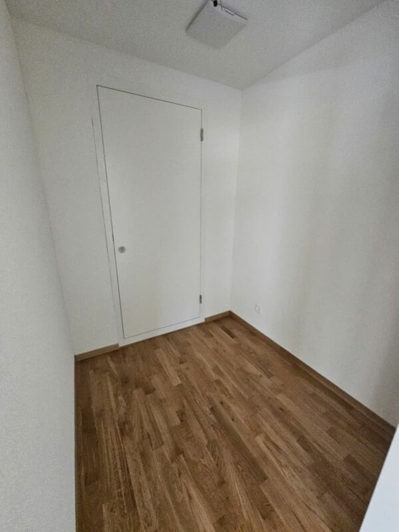 Helle 3.5 Zimmer-Wohnung mit grossem Balkon (11)
