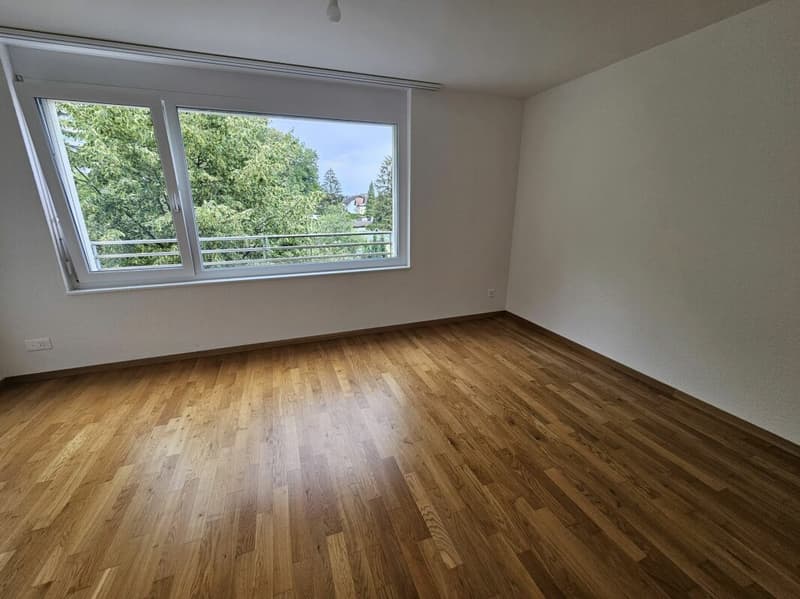 Helle 3.5 Zimmer-Wohnung mit grossem Balkon (8)