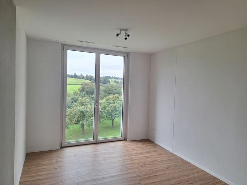 Stilvolle 2.5-Zimmerwohnung mit Blick ins Grüne (5)