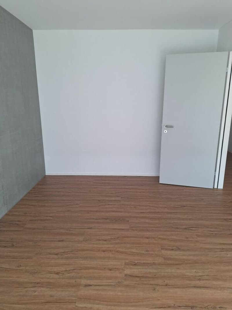 Attraktive 2.5-Zimmerwohnung mit komfortabler Loggia (5)
