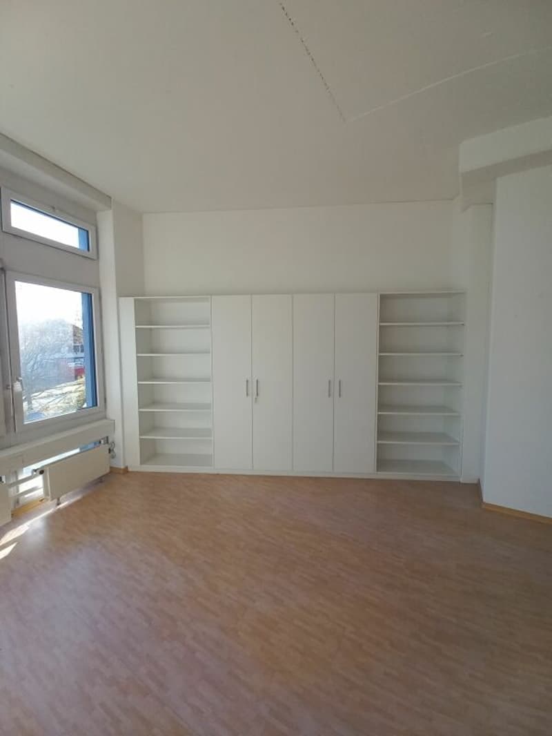 Gewerbe-/ Büroräumlichkeiten auf 2 Etagen (12)