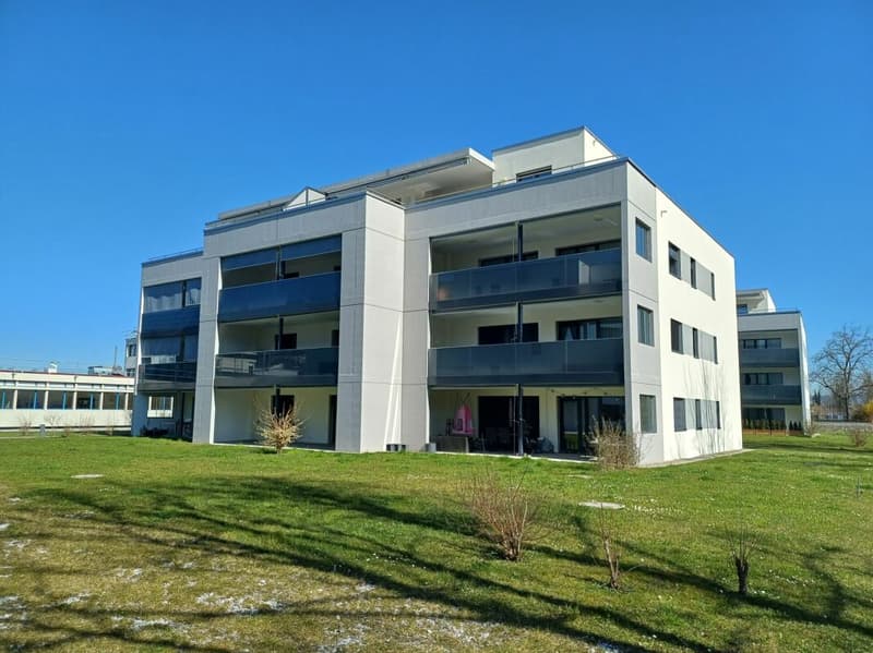 Attraktive 4.5 Zimmerwohnung mit grossem Balkon (2)