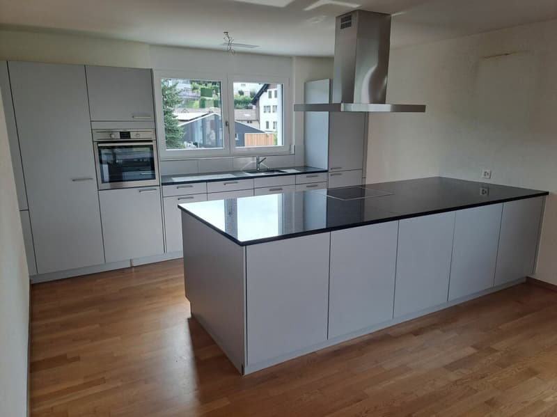 Helle 4.5 Zimmer-Wohnung (2)