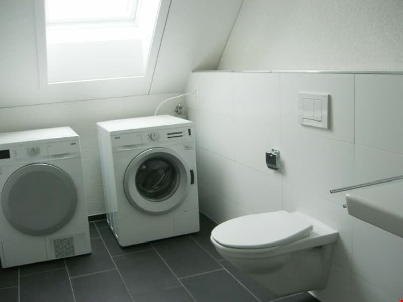 Bad mit Badewanne & Waschmaschine/Tumbler