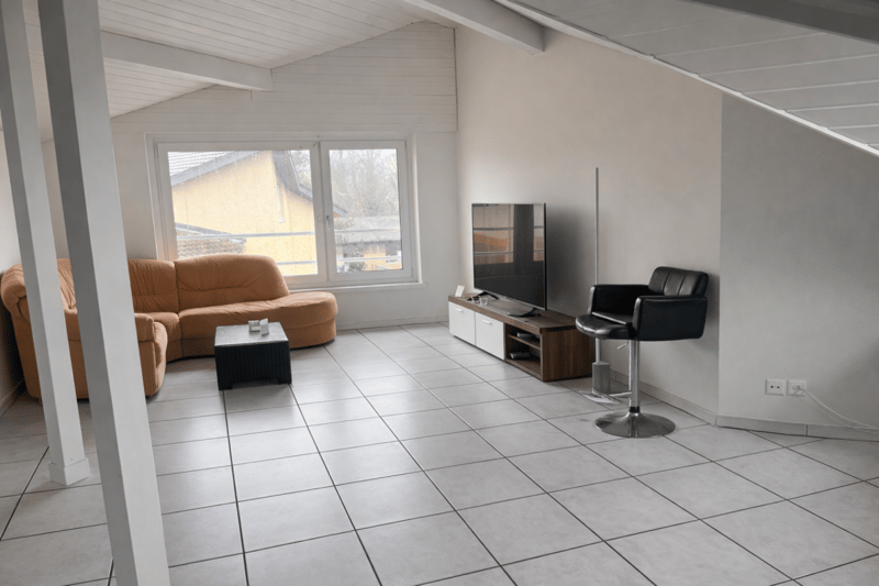 Appartamento mansardato di 7,5 locali luminoso con balcone in un quartiere familiare (4)