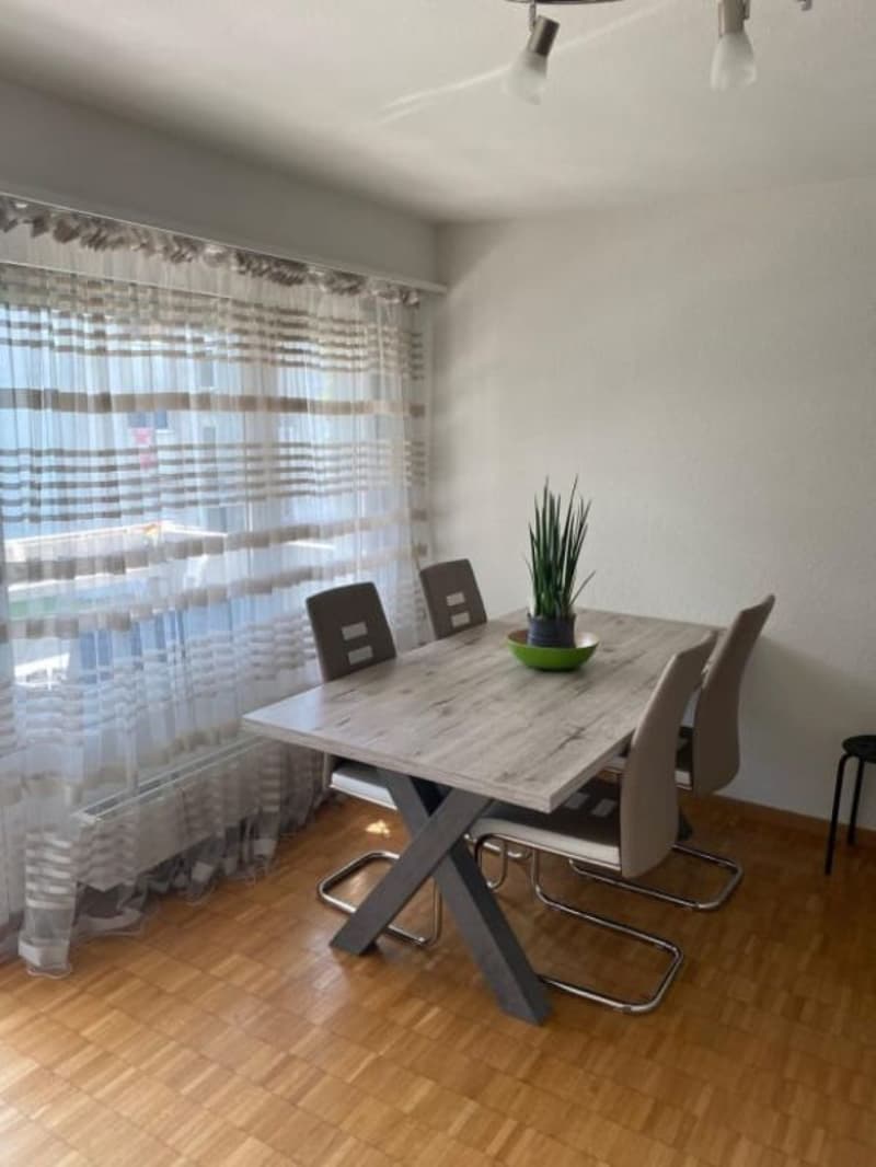 Helle und freundliche Wohnung mit Balkon (2)