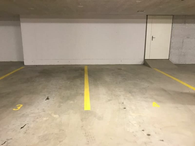 Tiefgaragen-Einstellplätze im Zentrum von Rickenbach zu vermieten (2)