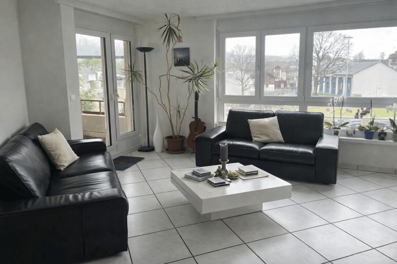 Helle 7.5-Zimmer-Maisonettewohnung mit Balkon in familienfreundlichem Quartier (2)