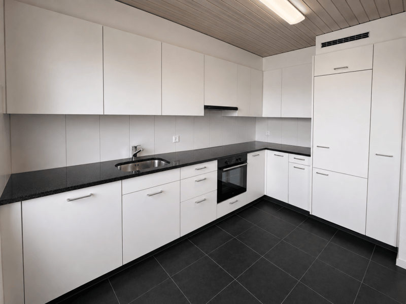 Geräumige 4.5 Zimmer-Wohnung mit grossen Balkon (4)