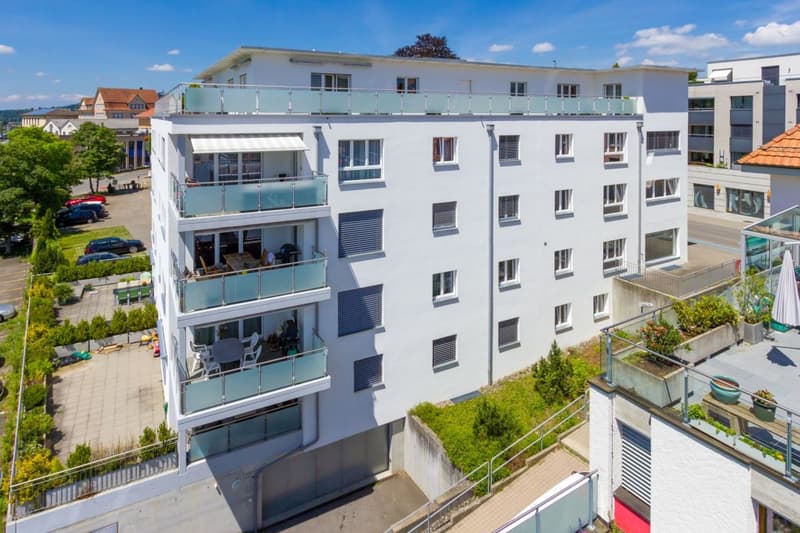 Grosse, helle 3 1/2 Attika-Wohnung direkt am Bahnhof Aadorf (2)