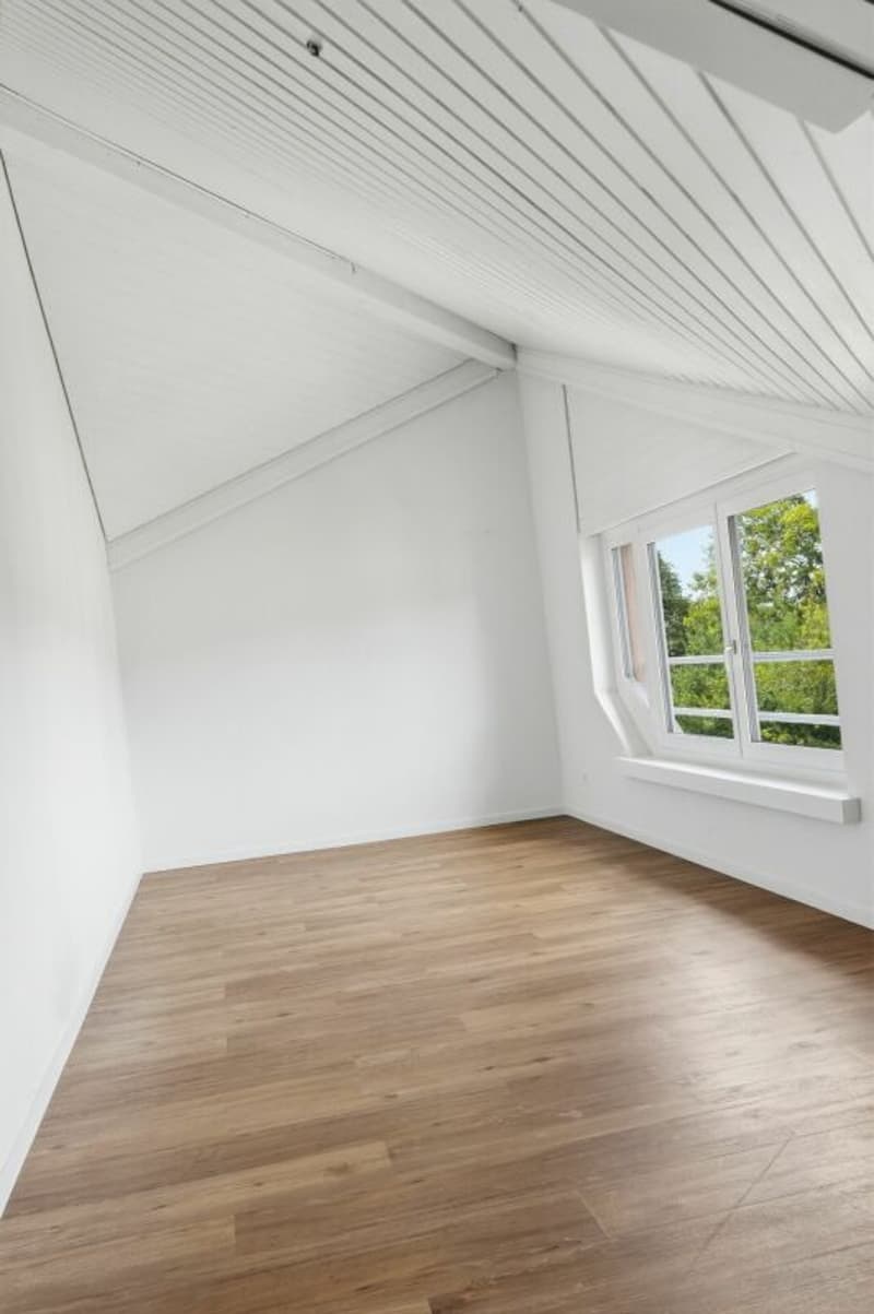 Helle 7.5-Zimmer-Maisonettewohnung mit Balkon in familienfreundlichem Quartier (12)