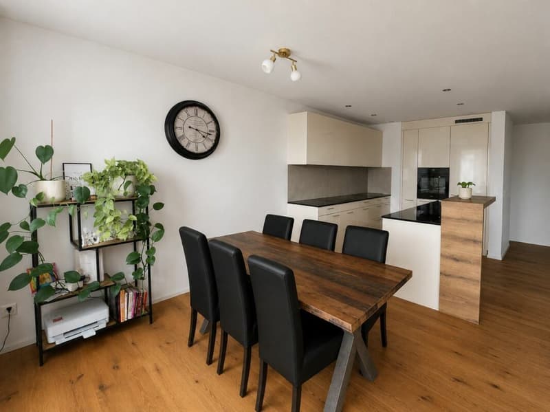 Moderne 2 ½-Zimmer-Wohnung mit grosszügigem Balkon und Abendsonne (1)