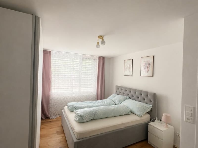 Moderne 2 ½-Zimmer-Wohnung mit grosszügigem Balkon und Abendsonne (5)