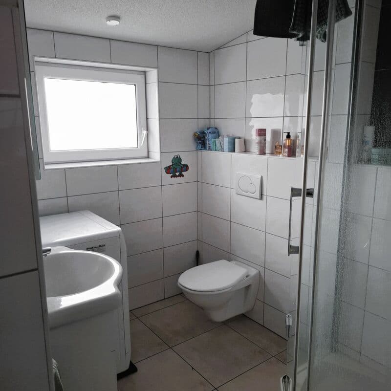 Moderne 1.5-Zimmer-Dachwohnung mit Galerie & Balkon (9)