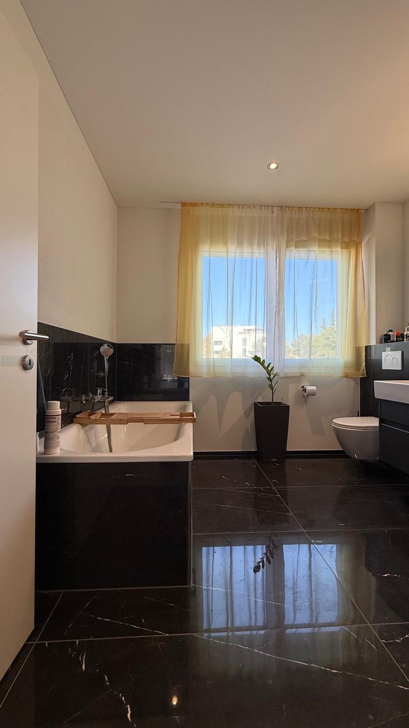 Moderne 4.5-Zimmer-Gartenwohnung (118 m²) mit 305 m² Privatgarten (9)