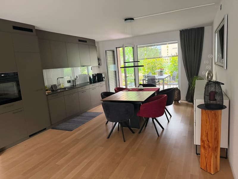 Grosszügige und moderne 4.5-Zimmerwohnung mit Gartensitzplatz (1)