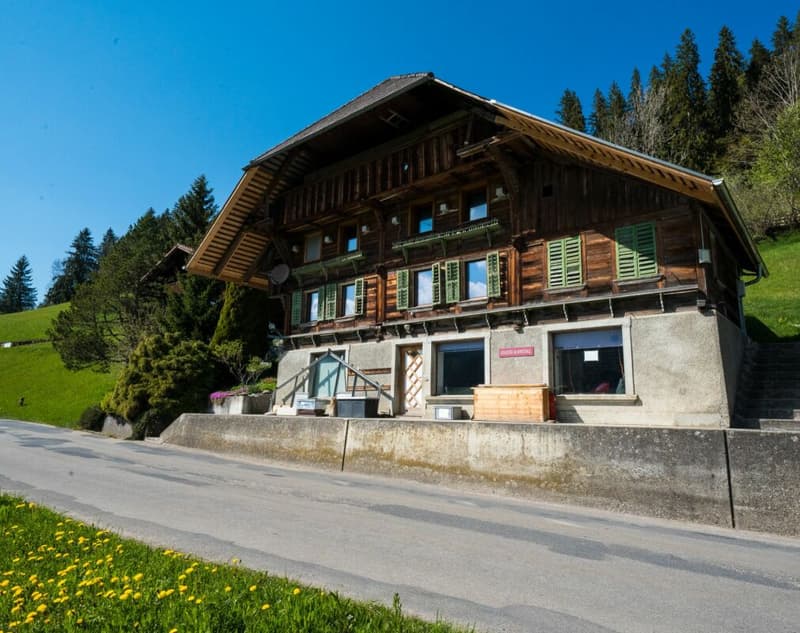 Wohnhaus mit Atelier und Laden