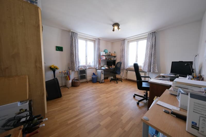 Appartement central de 5 pièces au 2e étage (9)