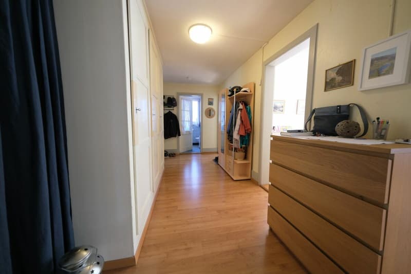 Appartement central de 5 pièces au 2e étage (4)
