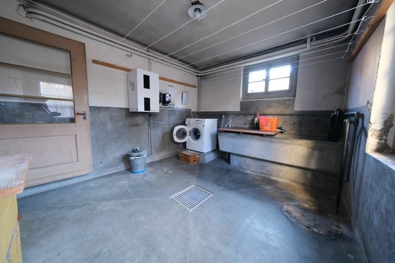 Appartement central de 5 pièces au 2e étage (19)