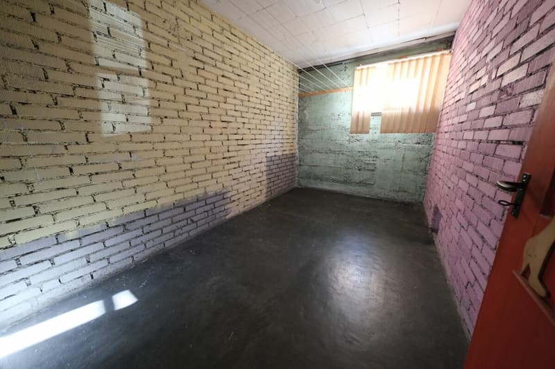 Appartement central de 5 pièces au 2e étage (20)