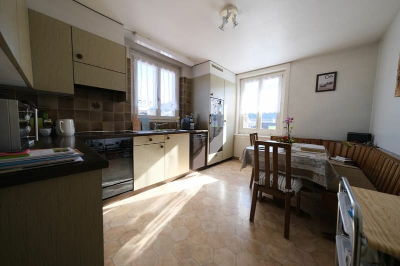 Appartement central de 5 pièces au 2e étage (17)
