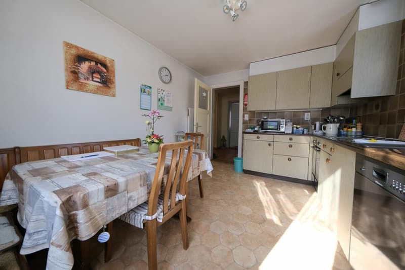 Appartement central de 5 pièces au 2e étage (18)