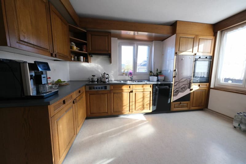 Central 5-room apartment on the 1st floor (5)