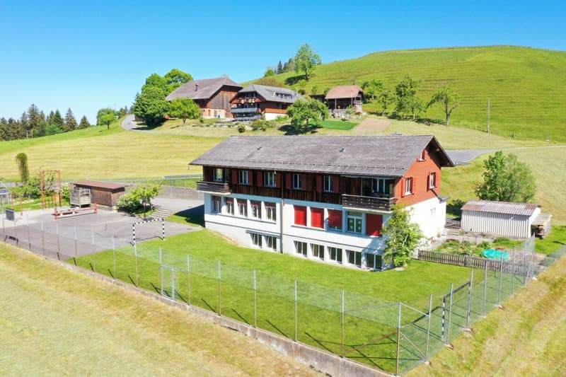 Ehemaliges Schulhaus Hindten (1)