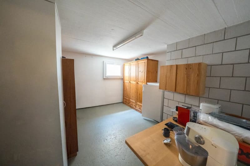 Grosszügige 4.5-Zimmerwohnung im Parterre (17)