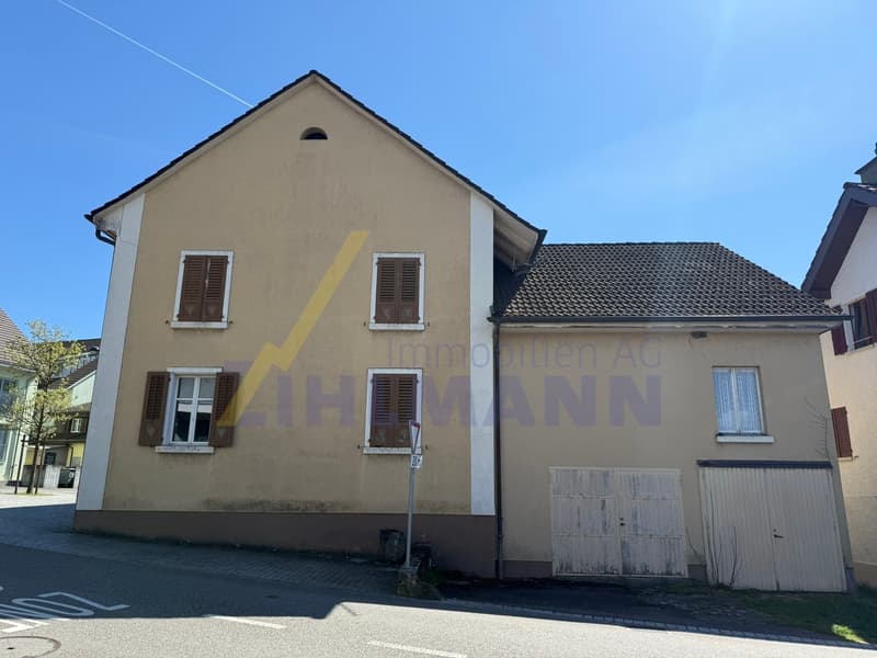 Grosszügiges Einfamilienhaus mit Scheune und vielseitigen Nebenräumen (2)