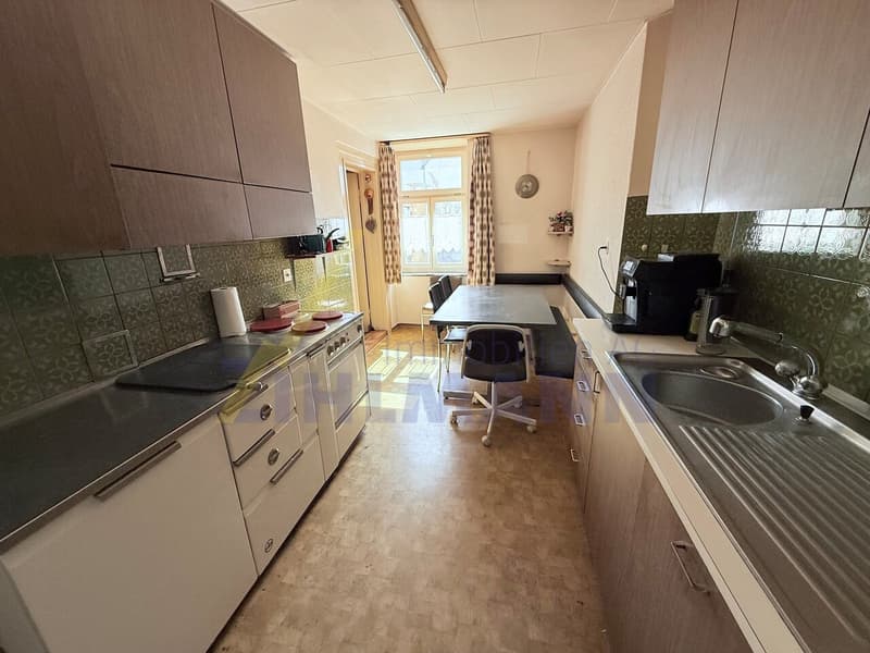 Grosszügiges Einfamilienhaus mit Scheune und vielseitigen Nebenräumen (8)