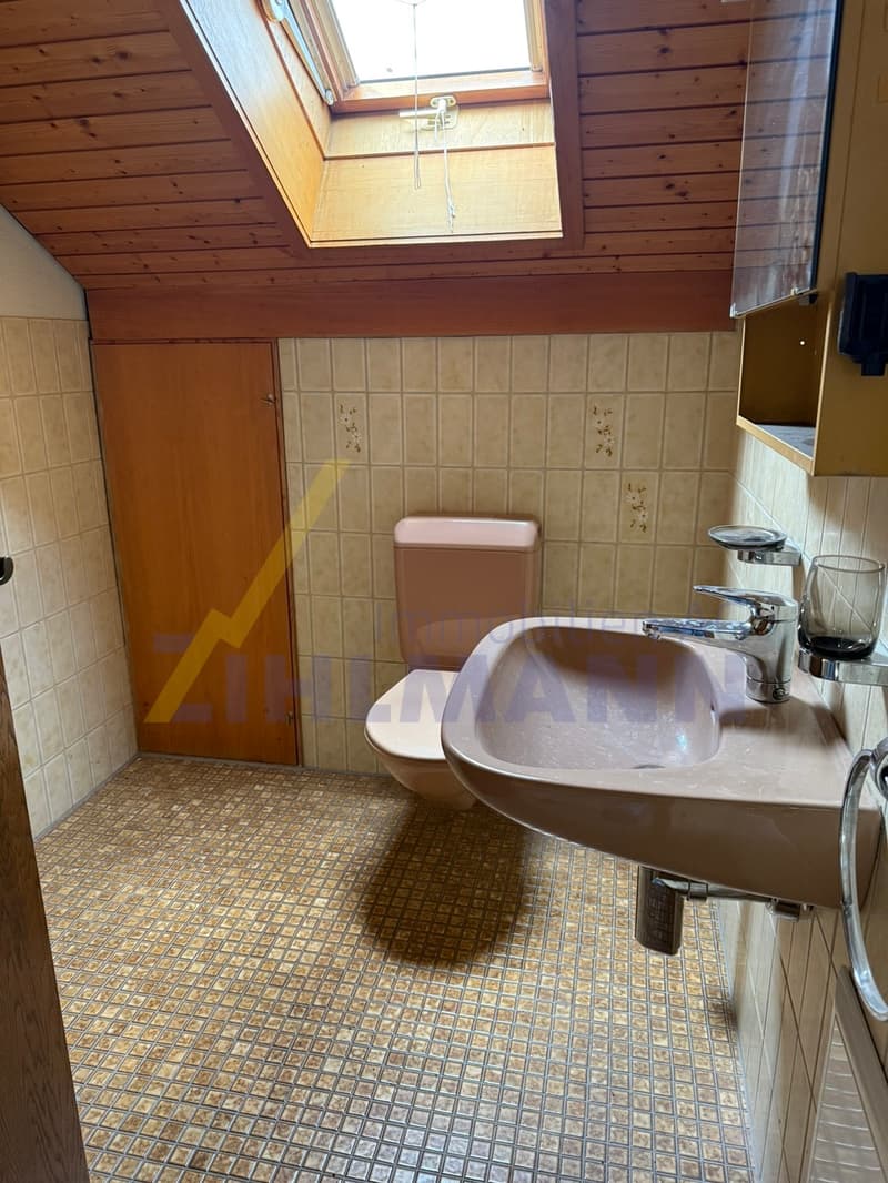 Charmantes, freistehendes 6.5-Zimmer Einfamilienhaus (8)