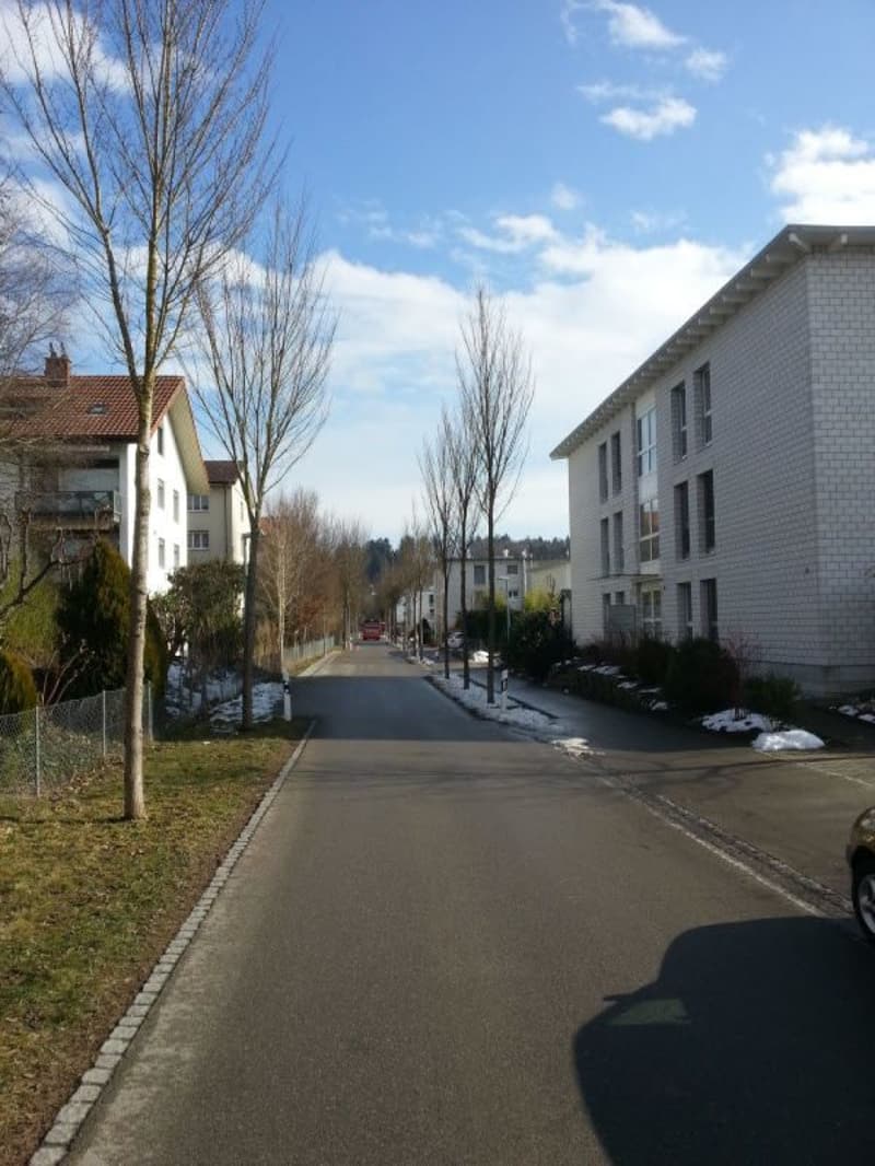 Place de parking à Lyss à louer près de Coop/Centre (2)