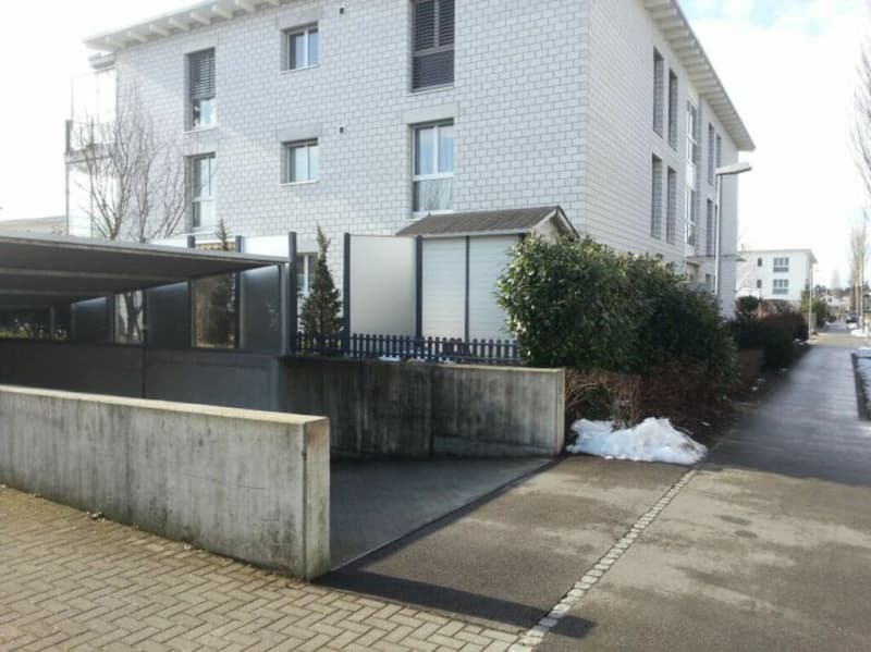 Einstellhallenplatz in Lyss zu vermieten nahe Coop/Zentrum (2)