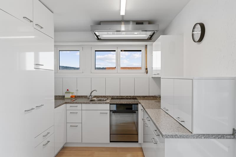 Möblierte 1.5-Zimmer-Wohnung mit Balkon in Dällikon Zürich (7)