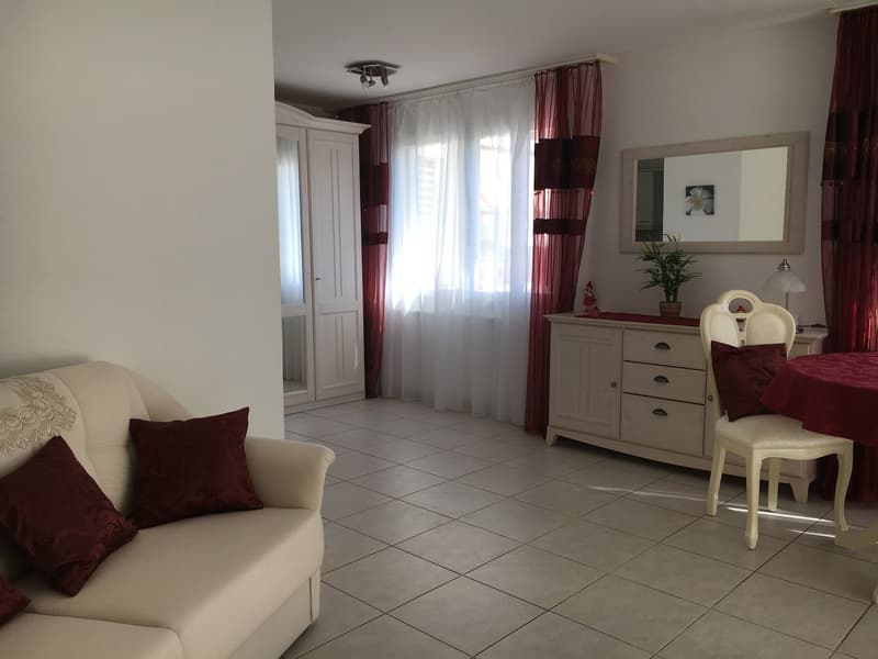 Moderne 2.5-Zimmer-Wohnung mit 30m2 Terrasse in Dielsdorf Zürich (7)