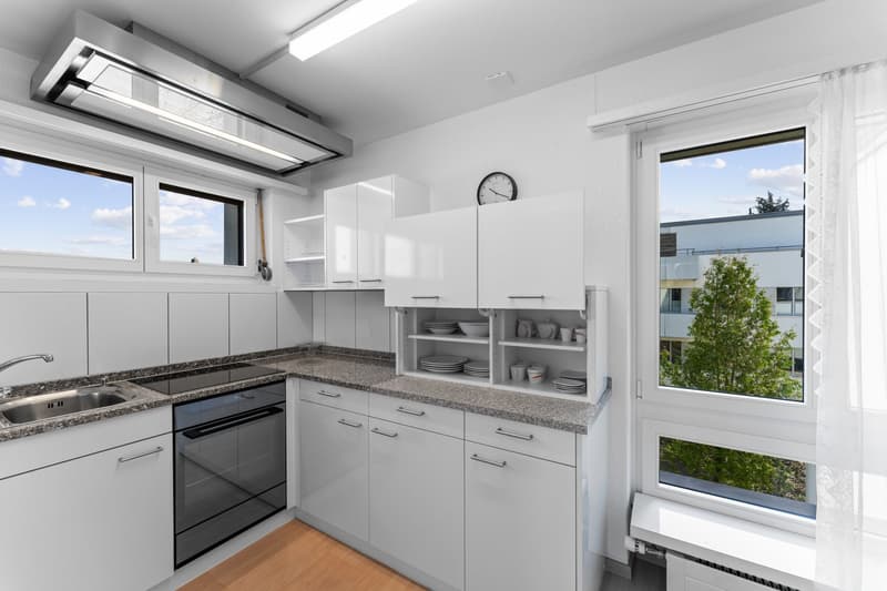 Möblierte 1.5-Zimmer-Wohnung mit Balkon in Dällikon Zürich (8)