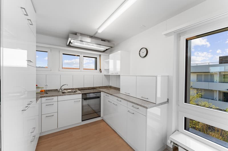 Möblierte 1.5-Zimmer-Wohnung mit Balkon in Dällikon Zürich (4)