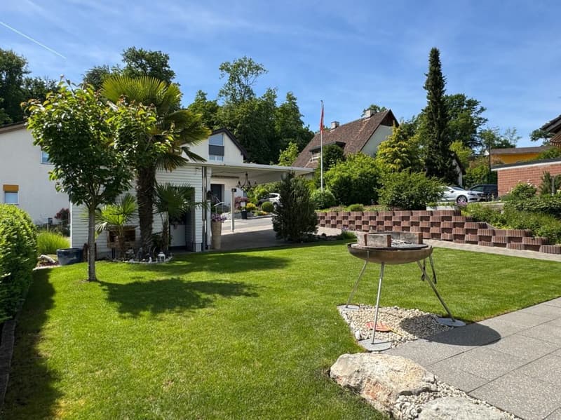 Freistehendes Einfamilienhaus an erhöhter und ruhiger Lage (3)