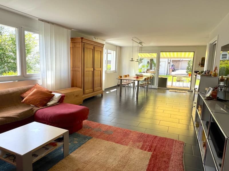 Freistehendes Einfamilienhaus an erhöhter und ruhiger Lage (6)
