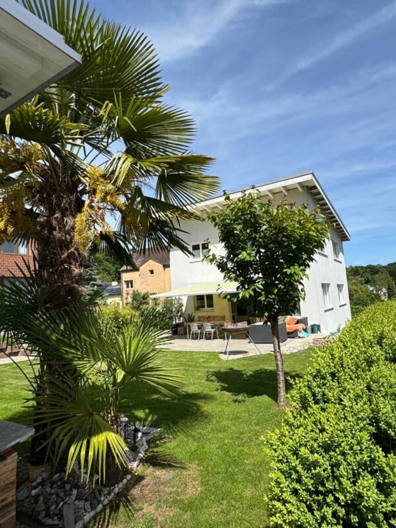Freistehendes Einfamilienhaus an erhöhter und ruhiger Lage (15)