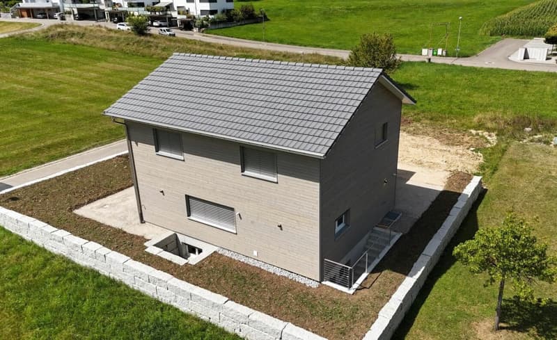 Modernes Einfamilienhaus mit hochwertigem Ausbau und intelligentem Loxone Smart Home (11)