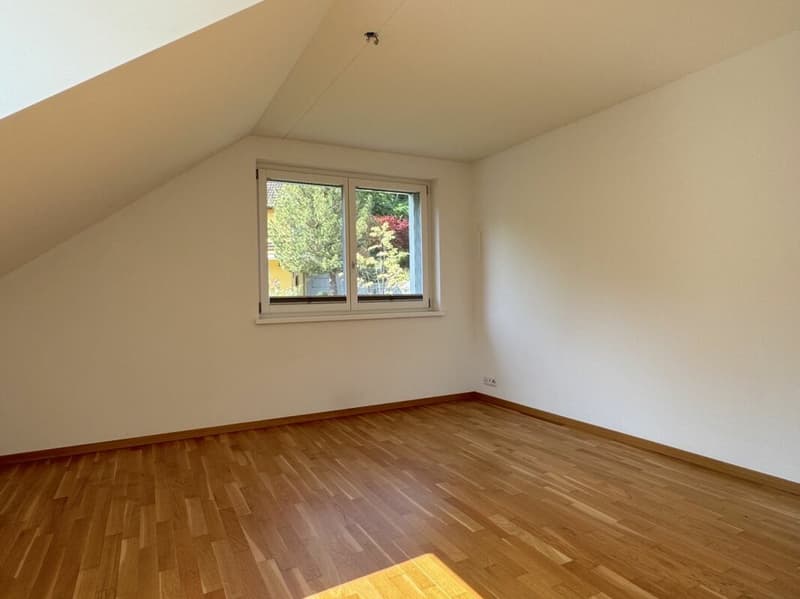 Charmante und komfortable Maisonette-Dachwohnung mit fantastischer Weitsicht (8)