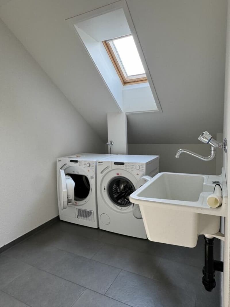 Charmante und komfortable Maisonette-Dachwohnung mit fantastischer Weitsicht (13)