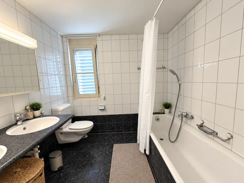 Grosszügige Wohnung mit gedecktem Balkon und Cheminée (7)