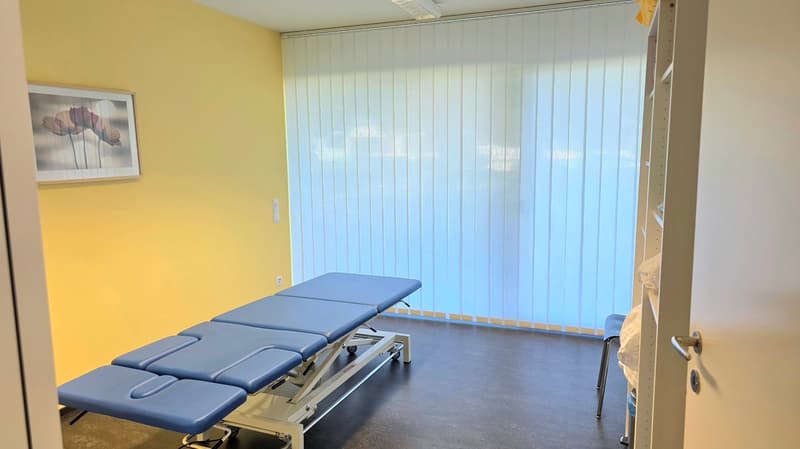 Helle und vielseitige Gewerbe- oder Praxisfläche im Erdgeschoss (3)