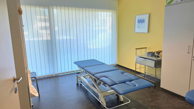 Helle und vielseitige Gewerbe- oder Praxisfläche im Erdgeschoss (4)